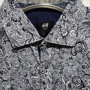 H&M button down paisley